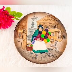 ROYAL DOULTON The Old Balloon‎ Seller Lady #D6649 Collector Plate